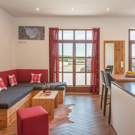 Kuschelnester Und Ferienwohnung Chiemseegluck Mit Wunderschonem Chiemseeblick Gstadt am Chiemsee Exteriör bild