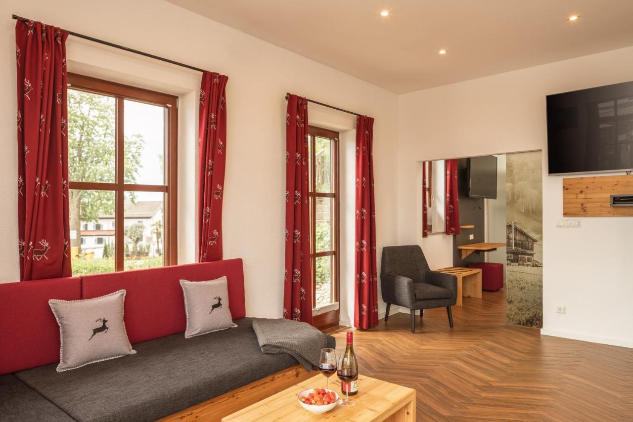 Kuschelnester Und Ferienwohnung Chiemseegluck Mit Wunderschonem Chiemseeblick Gstadt am Chiemsee Exteriör bild