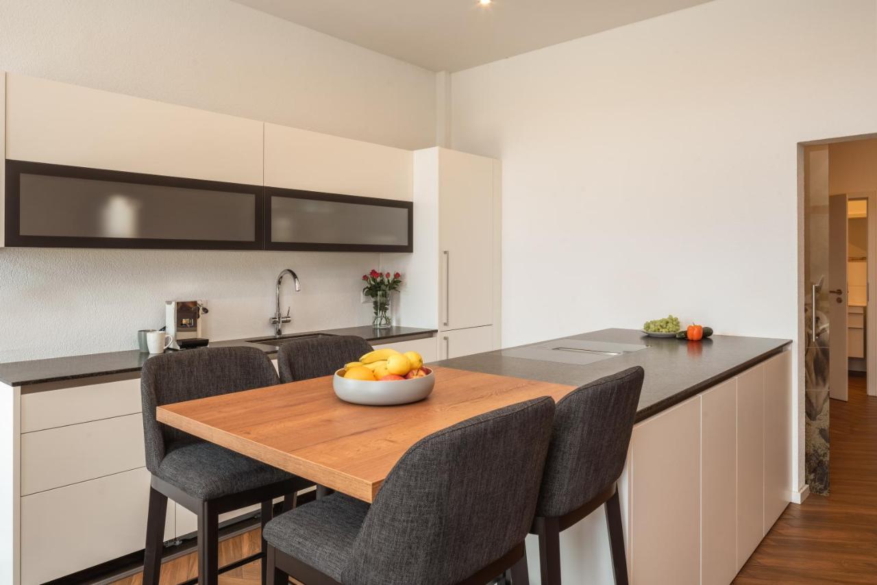 Kuschelnester Und Ferienwohnung Chiemseegluck Mit Wunderschonem Chiemseeblick Gstadt am Chiemsee Exteriör bild