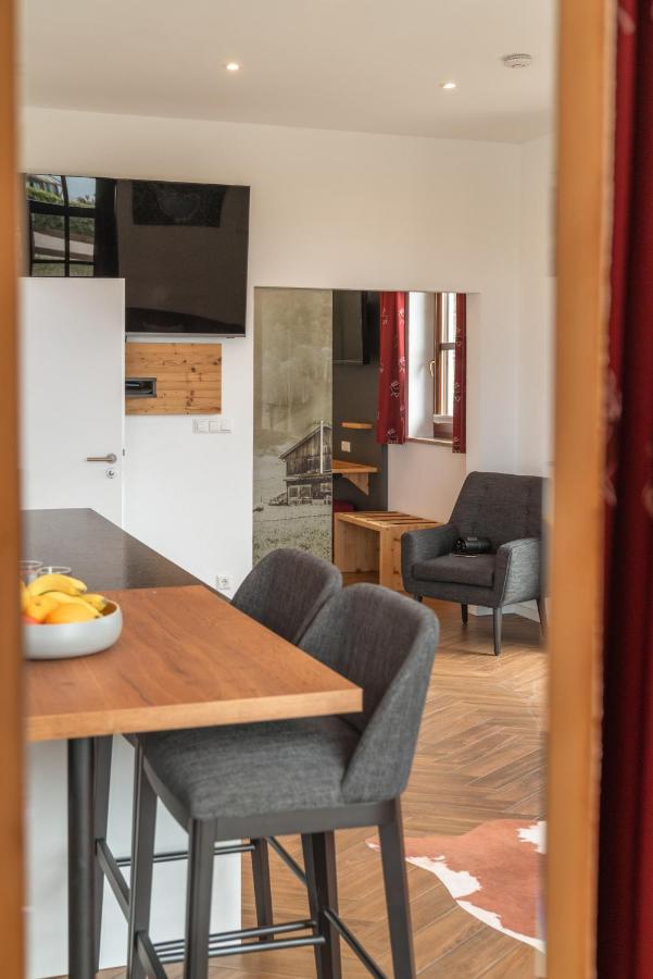 Kuschelnester Und Ferienwohnung Chiemseegluck Mit Wunderschonem Chiemseeblick Gstadt am Chiemsee Exteriör bild