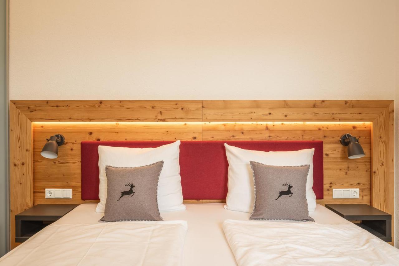 Kuschelnester Und Ferienwohnung Chiemseegluck Mit Wunderschonem Chiemseeblick Gstadt am Chiemsee Exteriör bild