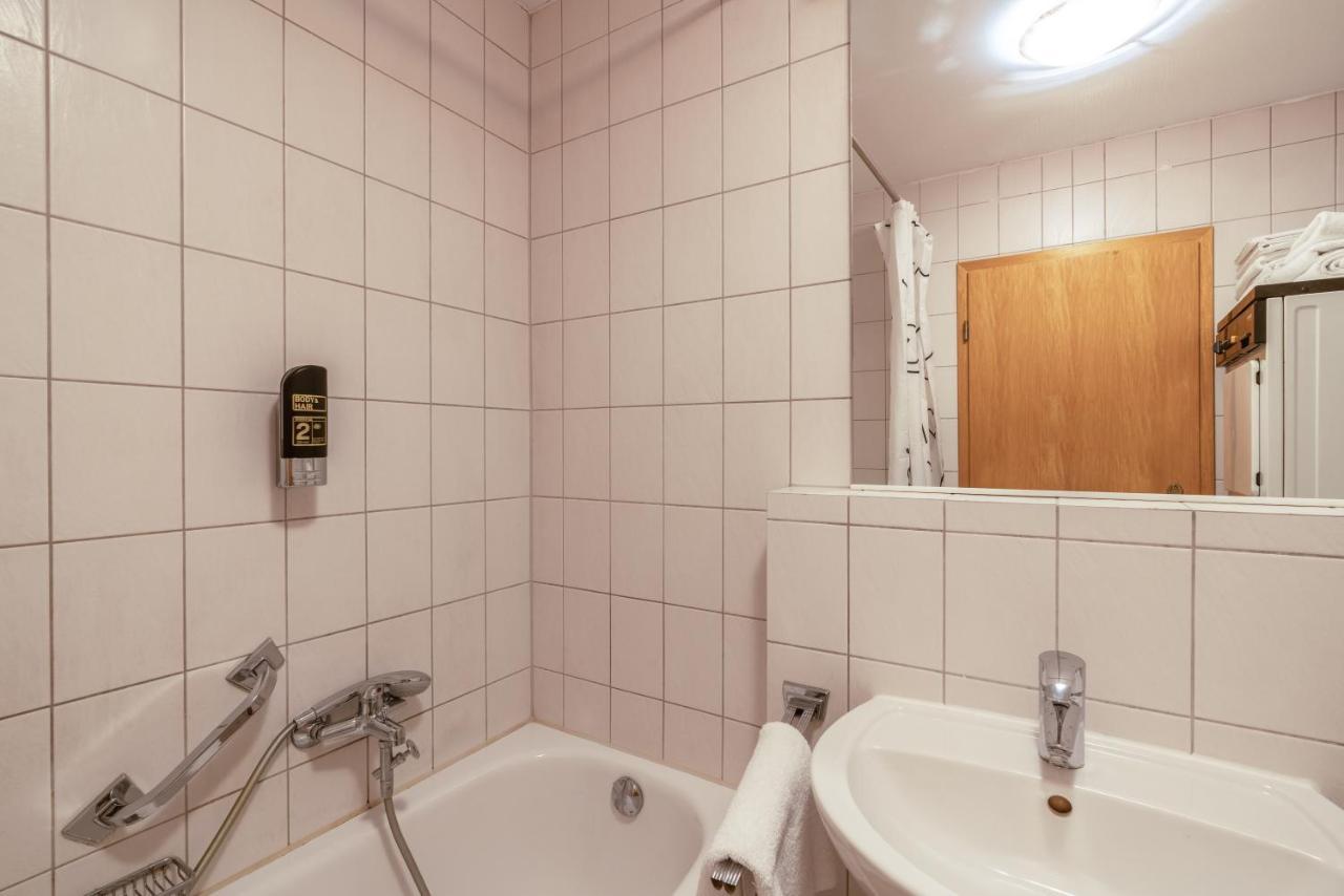 Kuschelnester Und Ferienwohnung Chiemseegluck Mit Wunderschonem Chiemseeblick Gstadt am Chiemsee Exteriör bild